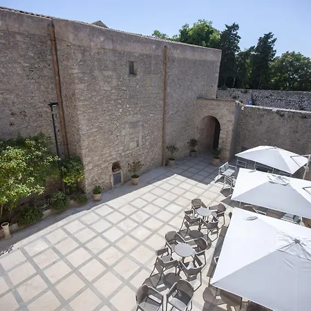 호텔 Il Carmine Dimora Storica 3*